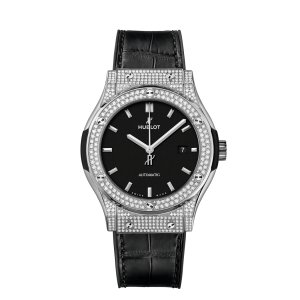 Hublot Classic Fusion 42mm Titanium Pave