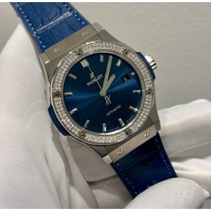 Hublot Classic Fusion Navy 42mm Bezel Diamond