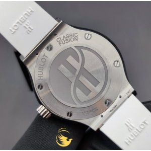 Hublot Classic Fusion 33mm White Titanium Diamonds Bezel