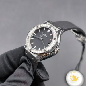 Hublot Classic Fusion 33mm Black Titanium Diamonds Bezel 