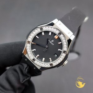 Hublot Classic Fusion 33mm Black Titanium Diamonds Bezel 