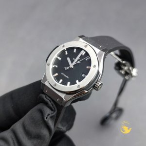 Hublot Classic Fusion 33mm Titanium Black Quartz