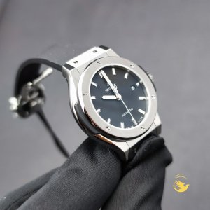 Hublot Classic Fusion 33mm Titanium Black Quartz