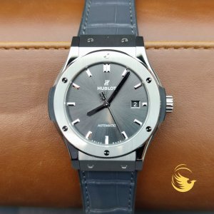 Hublot Classic Fusion Titanium 42mm Grey