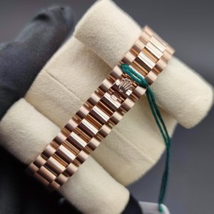 Rolex Lady Datejust 28mm Everose Gold 279135RBR Olive Green Diamond