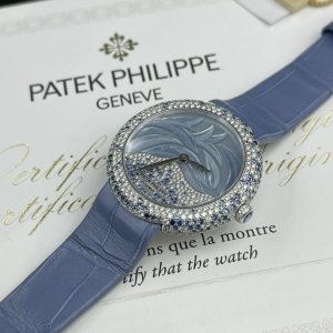 Patek Philippe Calatrava Mother of Pearl Sapphire 4899/901G-001