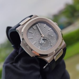Patek Philippe Nautilus 5712G
