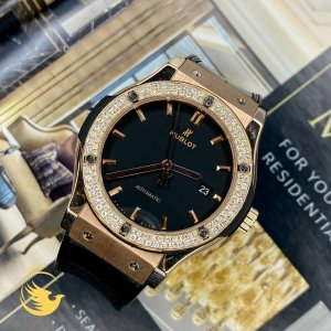 Hublot Classic Fusion 42mm King Gold Diamonds Black