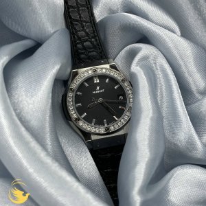 Hublot Classic Fusion 33mm Titanium Diamonds Bezel Dây Da