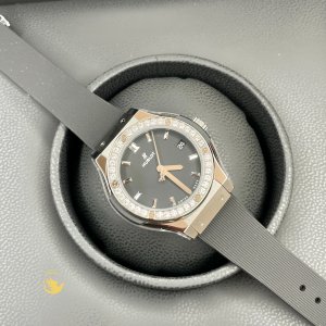 Hublot Classic Fusion Titanium Diamonds 33mm