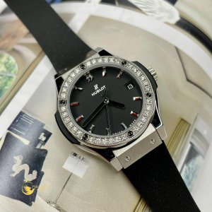 Hublot Classic Fusion Titanium Original Diamonds 33mm